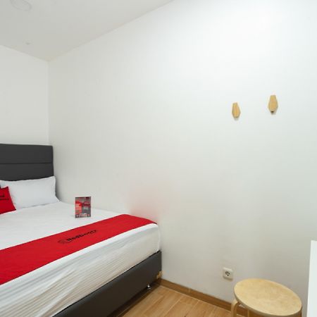 Reddoorz Plus @ Danau Sunter Utara Jakarta Exterior photo
