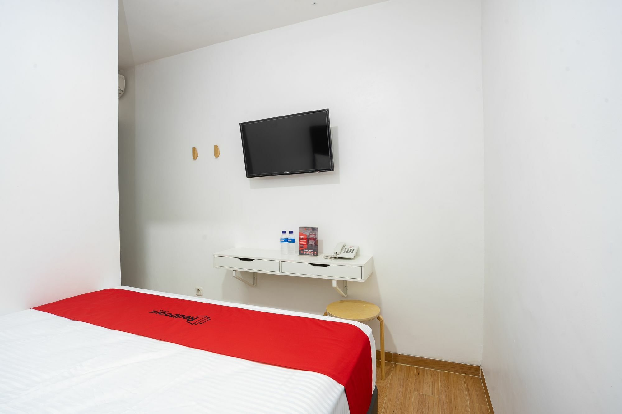 Reddoorz Plus @ Danau Sunter Utara Jakarta Exterior photo